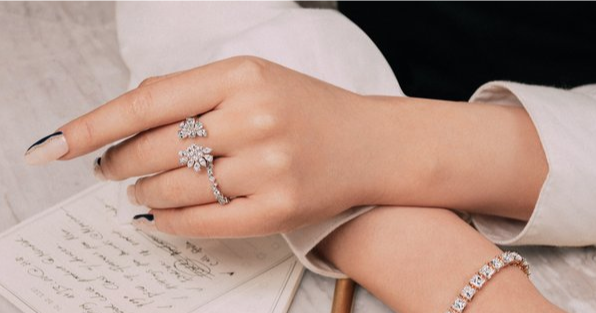 Cincin Wanita Mondial Koleksi Perhiasan Mewah dengan Desain Eksklusif